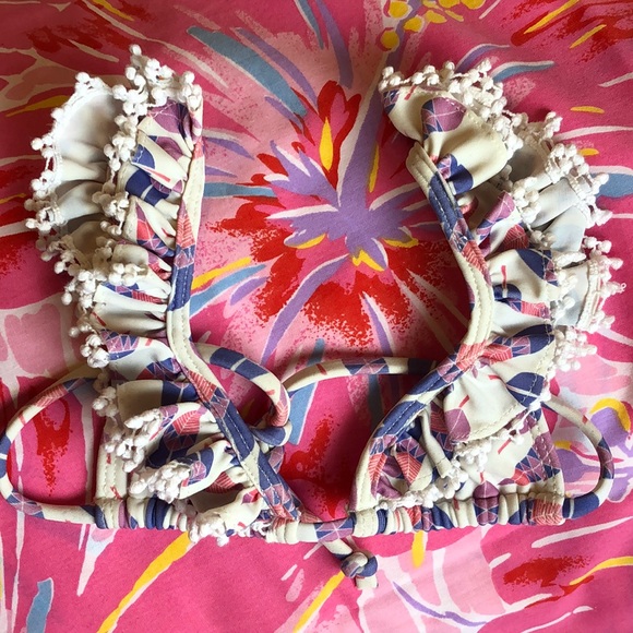 Girl kini - Picture 4 of 4